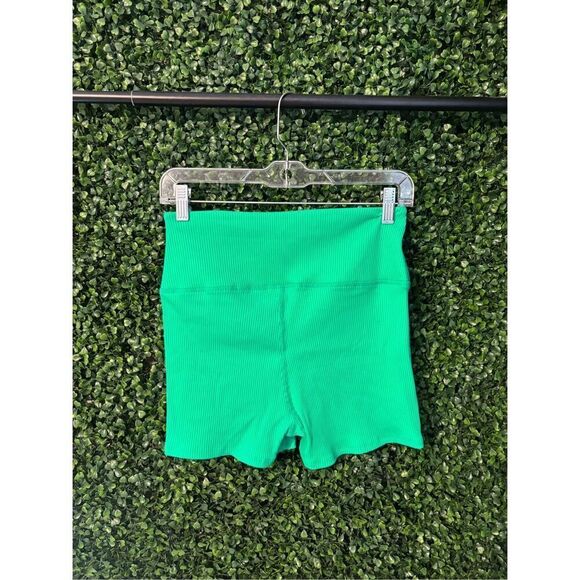 Carbon38 High Rise Kelly Green Ribbed Biker Shorts Sz Large NWT - Picture 3 of 4